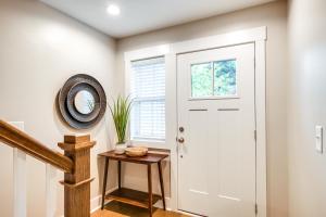 Cozy South Carolina Abode - Steps from Main Street