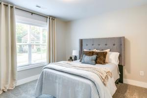 Cozy South Carolina Abode - Steps from Main Street