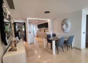 La Mairena - Chic Getaway with Sea & Mountain views, Spa and Sports