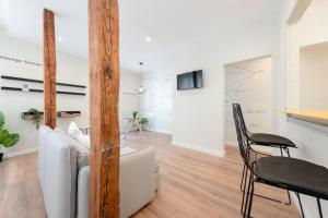 Refurbished and bright-Pool-1Bed 1Bath-Chueca