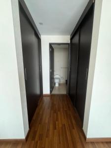 Amplio departamento con balcon