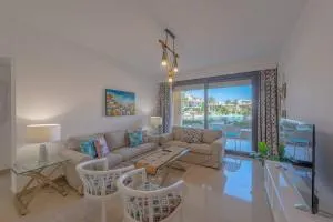 Chic 2 BR poolside Apartment at G-crib El Gouna - Qalt Umm Dīsī