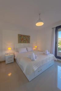 Chic 2 BR poolside Apartment at G-crib El Gouna
