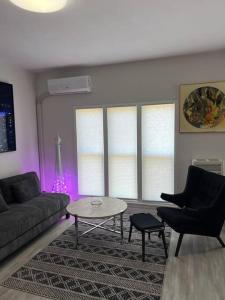 Marilyn Studio Apartment in Koreatown