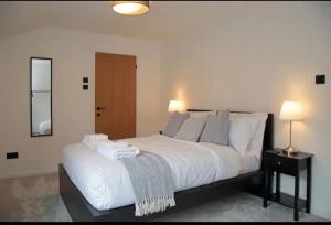 Modern Luxury 4 Bed House in Heart of Macclesfield