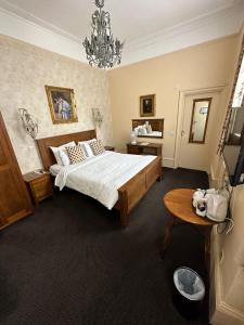 Double Room room in George & Pilgrims Hotel