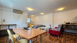 Industrial vibe flat 