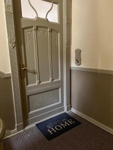 Frisch sanierte Altbauwohnung Helmholtzplatz