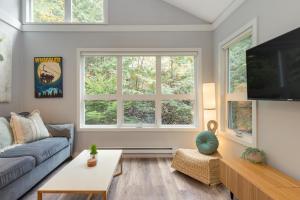 1BR in Gondola Village, Near Gondola, Free Parking, Updated Unit, Incredible Location