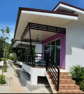 โรงแรม ทิพย์บุรี ริเวอร์ไซค์ - Ban Theprat