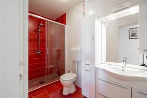 Beachfront Holiday Home - Happy Rentals