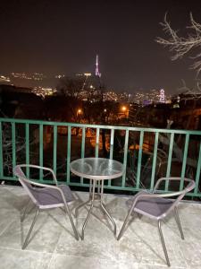 Twins Twin Apartments