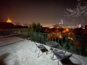 Twins Twin Apartments