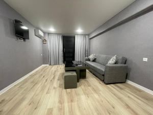 Twins Twin Apartments