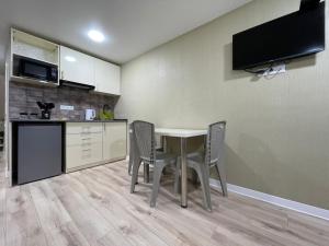 Twins Twin Apartments