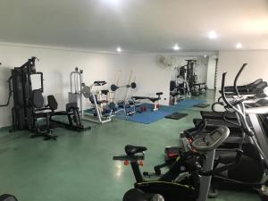 APTO 6 - COND BEIRA-MAR, 3 dorm, 2 suítes, Ar-Cond, Wi-Fi, 2 Garagens, Piscina