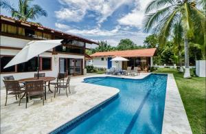 Casa La Palapa, Beachfront Oasis in Tivives!