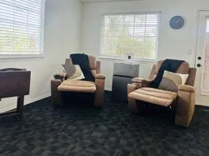 Chandlers Recliner Retreat - Meridian