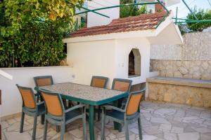 Apartments Bisernica