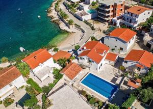 Apartments Bisernica