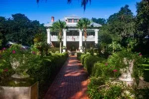 Herlong Mansion Bed & Breakfast - Micanopy