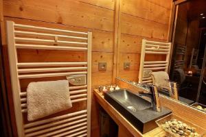 Appartements Chalet Prestige cheminee vue excep serrechevalierholidays : photos des chambres