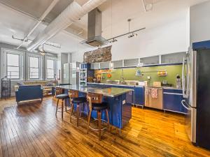 The Historic Lyric Penthouse with Private Rooftop