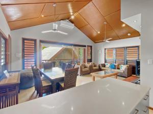 Pure Magnetic Villa 10