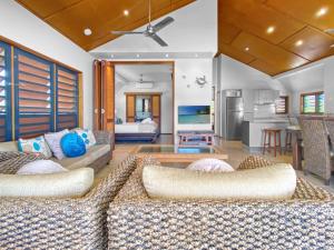 Pure Magnetic Villa 10