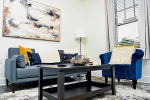 Less than 1mi to Little Caesars Arena, 2BR with Free Parking - Hamtramck