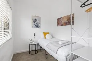 Private Single Room - Central Location at Ryde - Shared Bathroom - Beecroft