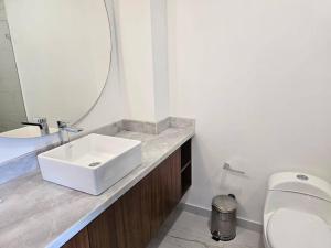 Adorable estudio en la Zona Romántica con RoofTop 501