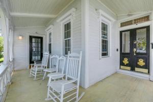 Walk to Shore Beachgoers Studio in Ocean City!