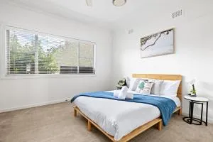 Private Double Room - Central Location at Ryde - Shared Bathroom - Beecroft
