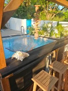 Ti Oasis COLIBRI, 1 chambre, piscine, à 150m de la Plage - Quartier Corps de Garde