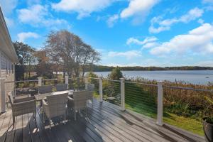 Spectacular waterfront house