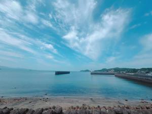 夕日と海の貸切宿 海しずく