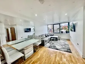 Luxury 2 BED Entire Apartment-Near Tube & Shopping centre - Hatch End