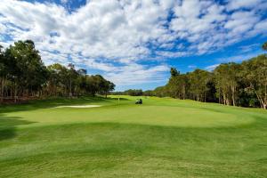 Golf Getaway Close to the Beach in Twin Waters