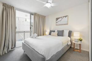 Cozy Central Beachfront Surfers Paradise