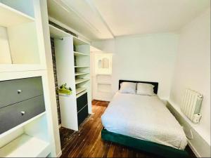 Appartements Joli deux pieces porte de Paris : photos des chambres
