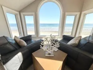 Luxurious Beachfront New England Cottage - Биддефорд