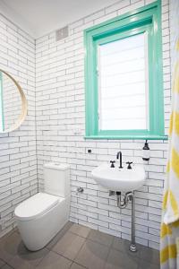 Single Room with Shared Bathroom room in Coogee Beach House