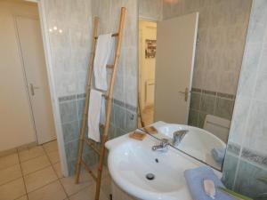 Appartements Appartement Confort 2 Ch. - Plage Sud - Balcon Sud, Parking - Acces Direct Plage- 6 Pers. - FR-1-540-4 : photos des chambres