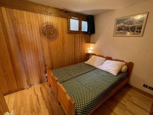 Appartements Appartement cosy 2 pieces - Proche pistes - Terrasse sud - 4 pers - FR-1-810-24 : photos des chambres