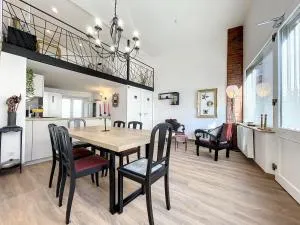 Chambre Jaune Lumineuse avec Salle d'Eau Privative à Saugues - FR-1-582-489 - Sauzet