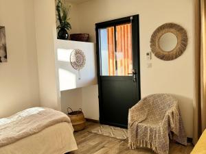 Chambre Bohème avec piscine chauffée et Wi-Fi gratuit - FR-1-591-704