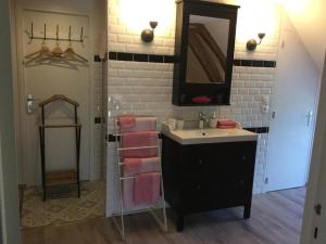 B&B / Chambres d'hotes Chambres avec table d-hotes en Berry, proche Zoo de Beauval, parking - FR-1-591-706 : photos des chambres