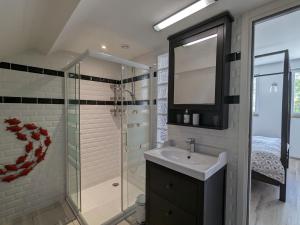 B&B / Chambres d'hotes Chambres avec table d-hotes en Berry, proche Zoo de Beauval, parking - FR-1-591-706 : photos des chambres