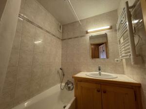 Appartements Appartement 3 pieces, Les Saisies, ski-in, 9 pers, balcon sud - FR-1-810-18 : photos des chambres